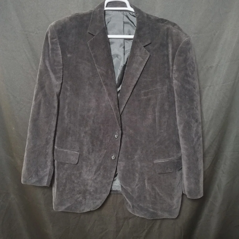 50 R black blazer vintage shoulder pads classic career date night occasions soft